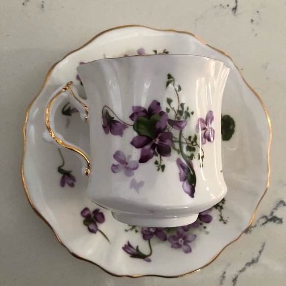 VTG Hammersley Victorian Violets Teacup and Saucer~Bone China - Picture 6 of 10